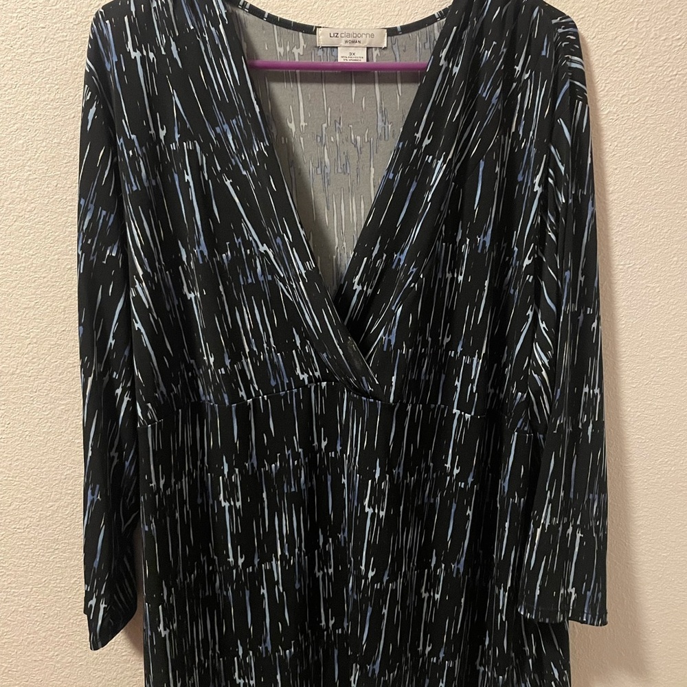Liz Claiborne blue and black stretchy blouse
